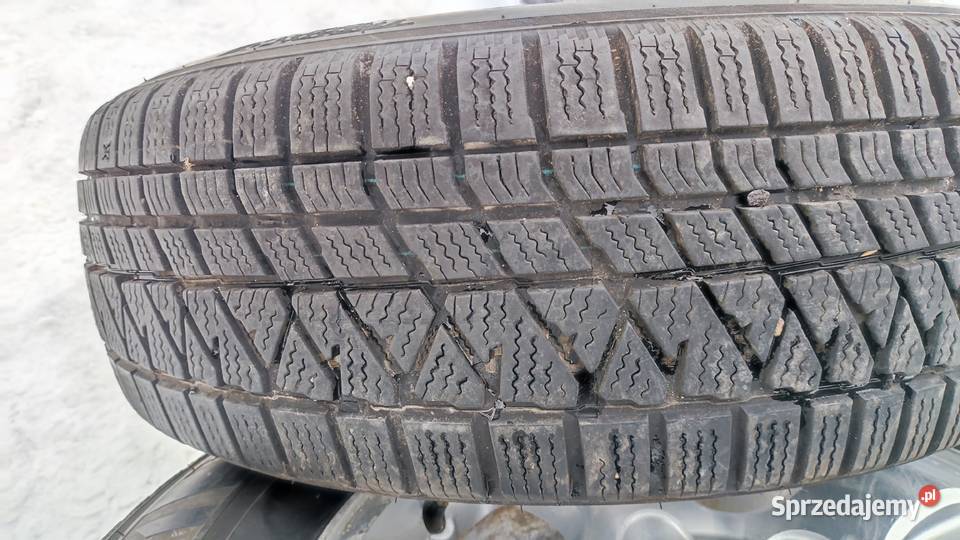 Mazda 4x4 koła 16x70 J46 opony Kumho 23570 R16 Przeginia