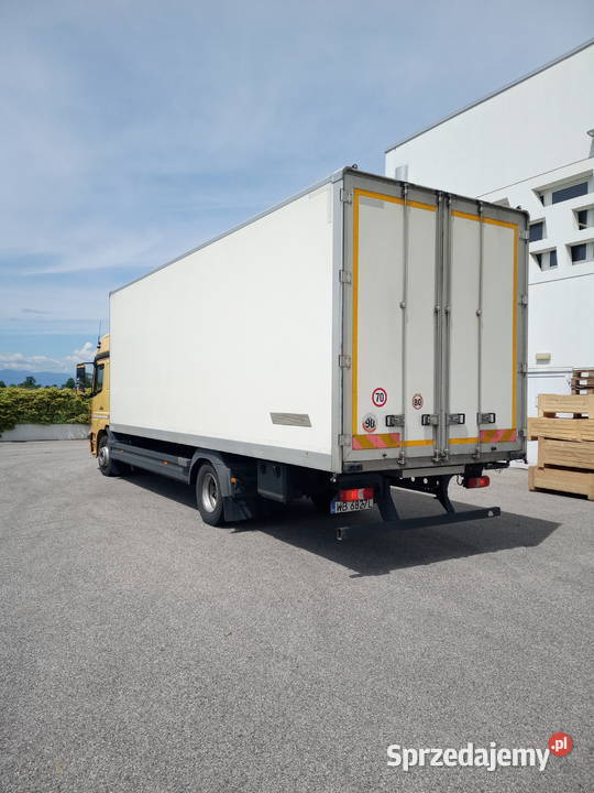 MercedesBenz Atego 1218 radio / CD mazowieckie Warszawa