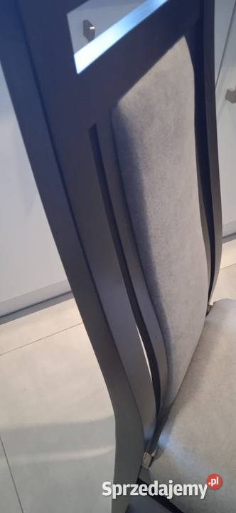 Sprzedam krzesla drewniane Dębica