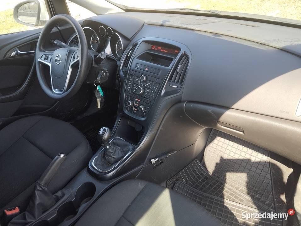 Opel Astra j 14 benzyna 120 124 Rok produkcji 2015 małopolskie Ściborzyce