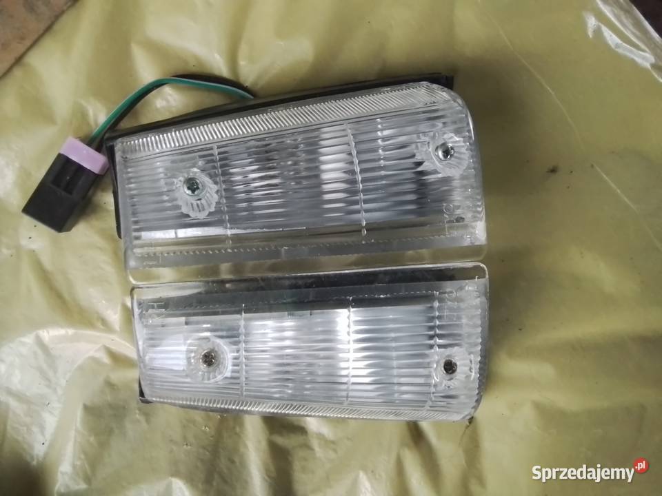 Nissan sunny b11 8286 swiatło pozycyjne lewe Tuszyn