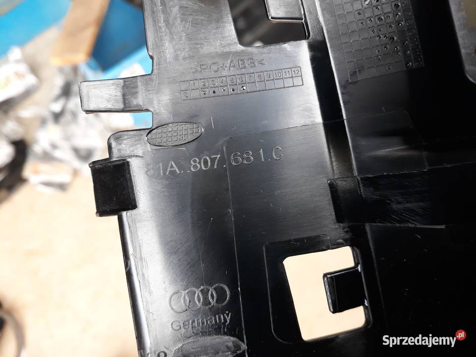 AUDI Q2 SLINE KRATKA LEWA ZDERZAKA PRZÓD