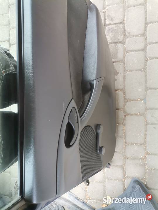 FORD FOCUS MK1 HB 5D DRZWI PRAWY TYŁ KOLOR H8 Rok produkcji 2001 Nowy Sącz