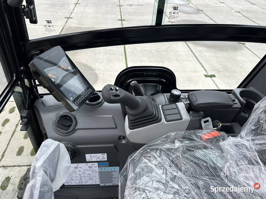 FABRYCZNIE NOWA MINIKOPARKA CATERPILLAR 302 CR Tuliszków