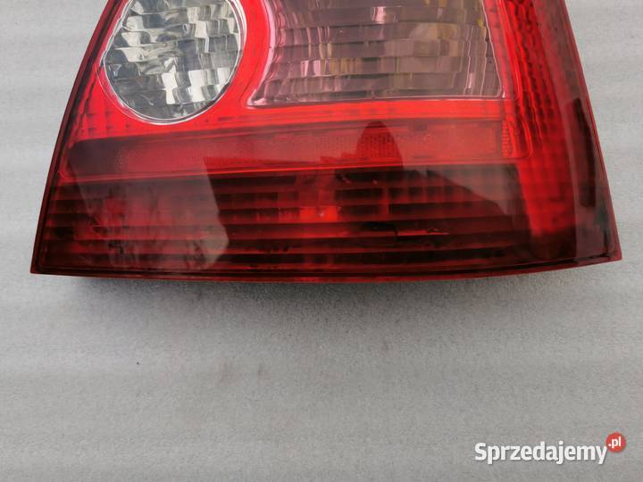 Lampa Prawy Tył Tylna Prawa Honda Civic VII HB Prawe Oświetlenie Wyszków