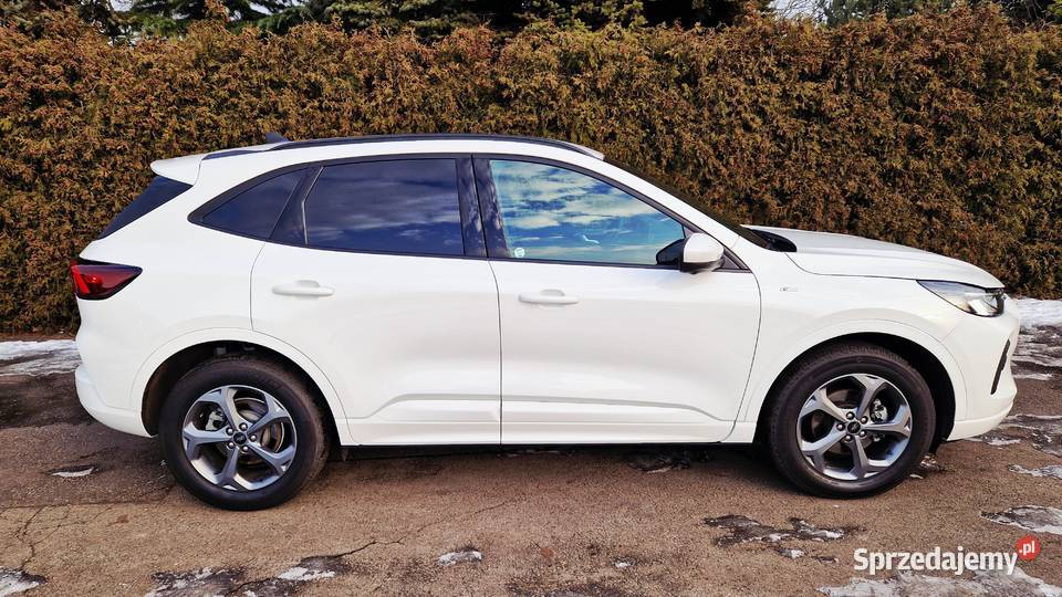 Ford Kuga 20 benzyna 252 automat 4x4 STline 31000km