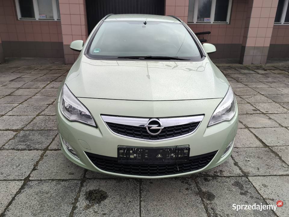 Opel Astra 14 turbo benzyna VAT marża