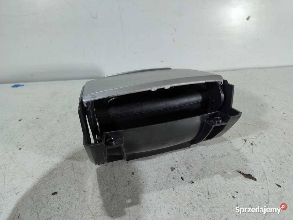 SCHOWEK NA NAPOJE POPIELNICZKA AUDI A6 C6