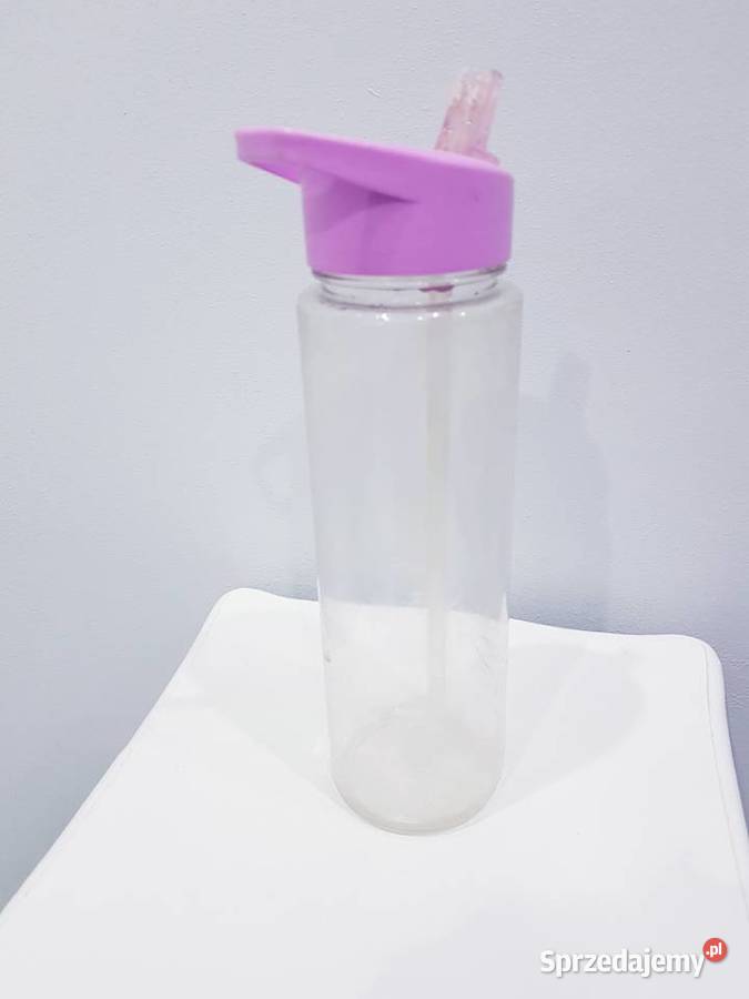 Bidon na wodę z defektem