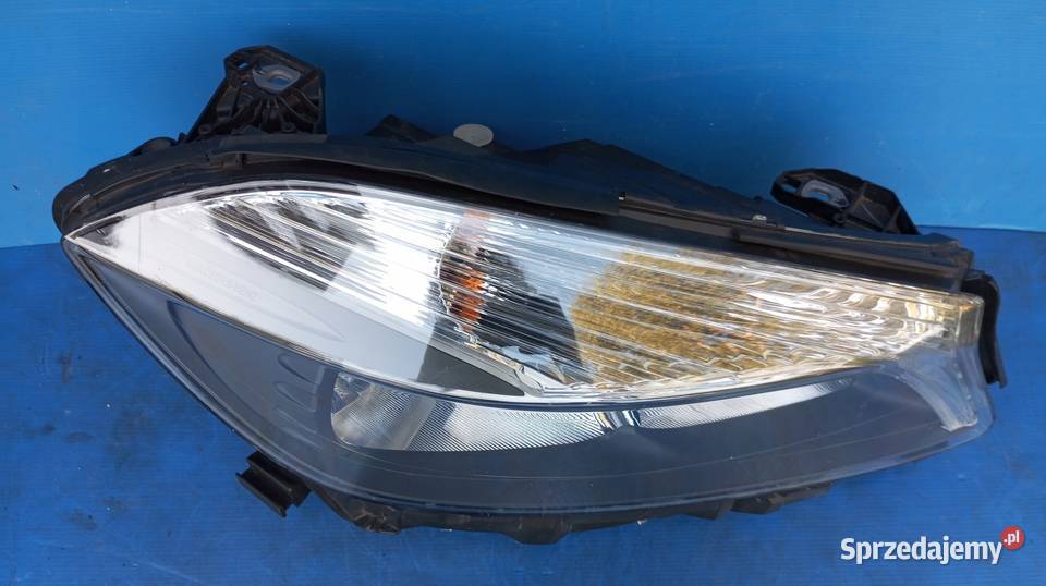 LAMPA REFLEKTOR PRAWY PRZÓD EU MERCEDES W176 A sprzedam