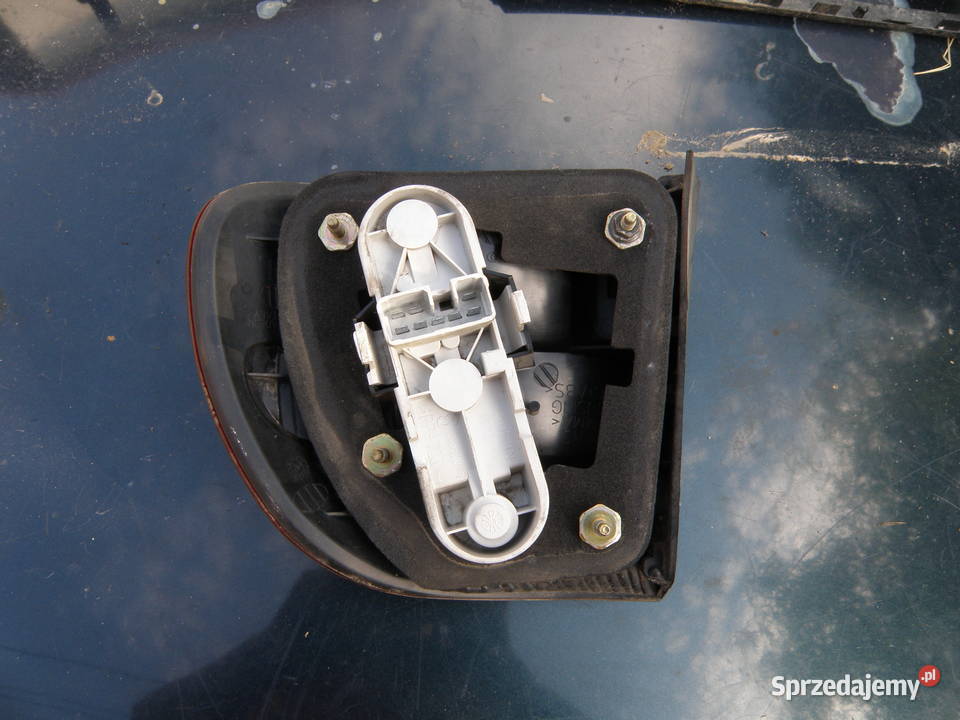 Lampa tylna prawa lewa Volvo v40 0004 lift osobowe Kraków
