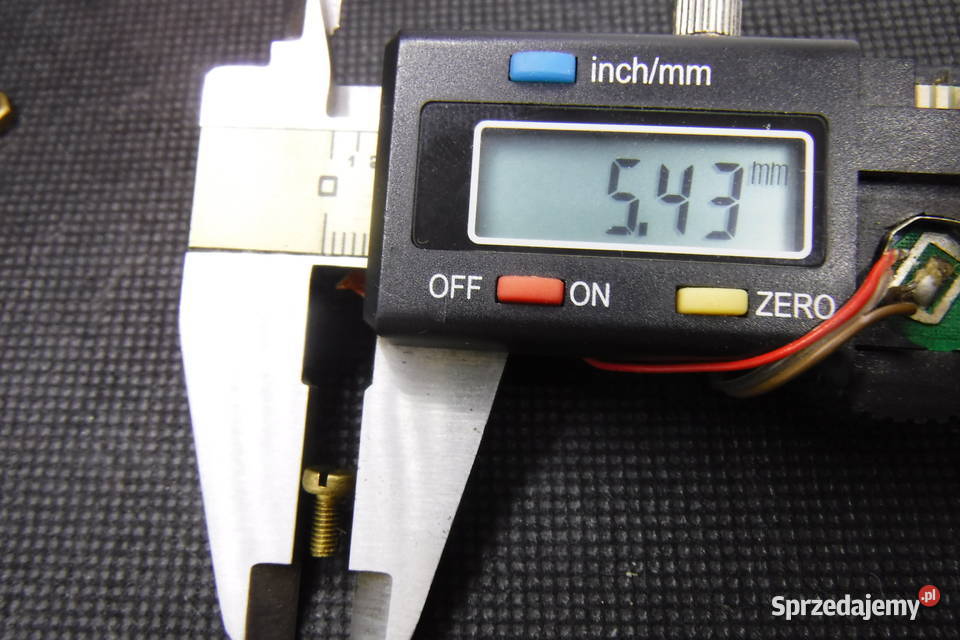 Śruba mosiężna M3 x 8mm z nakrętką gwint 05