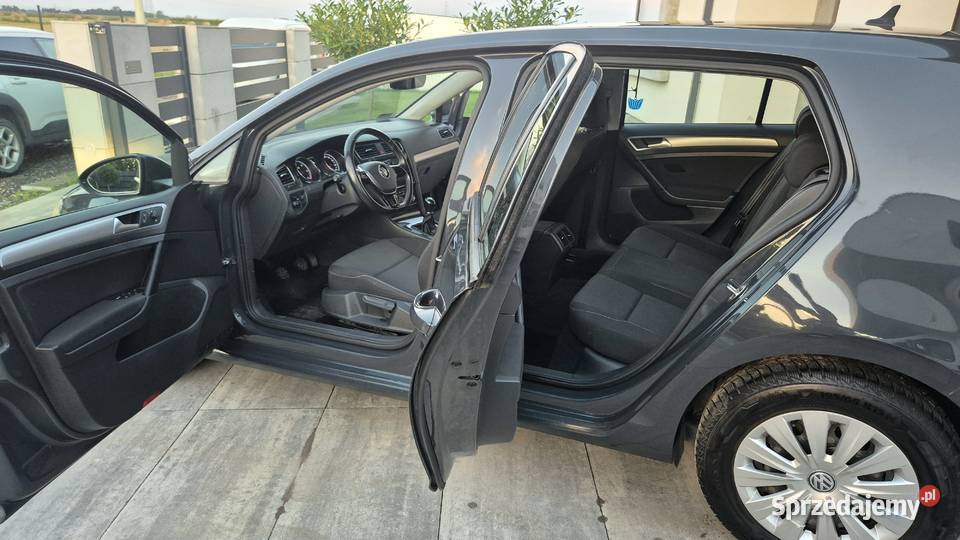 Volkswagen Golf VII 16 7 TDI 90 2017r 2 nieuszkodzony Nowy Staw sprzedam