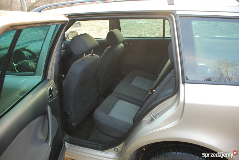 Skoda Octavia Kombi Rider Rok produkcji 2004 Skoda Warszawa