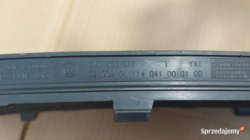 Skoda Octavia kratka zderzaka atrapa 5e0853677 dolnośląskie