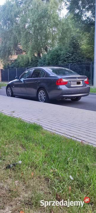 BMW 318 E90