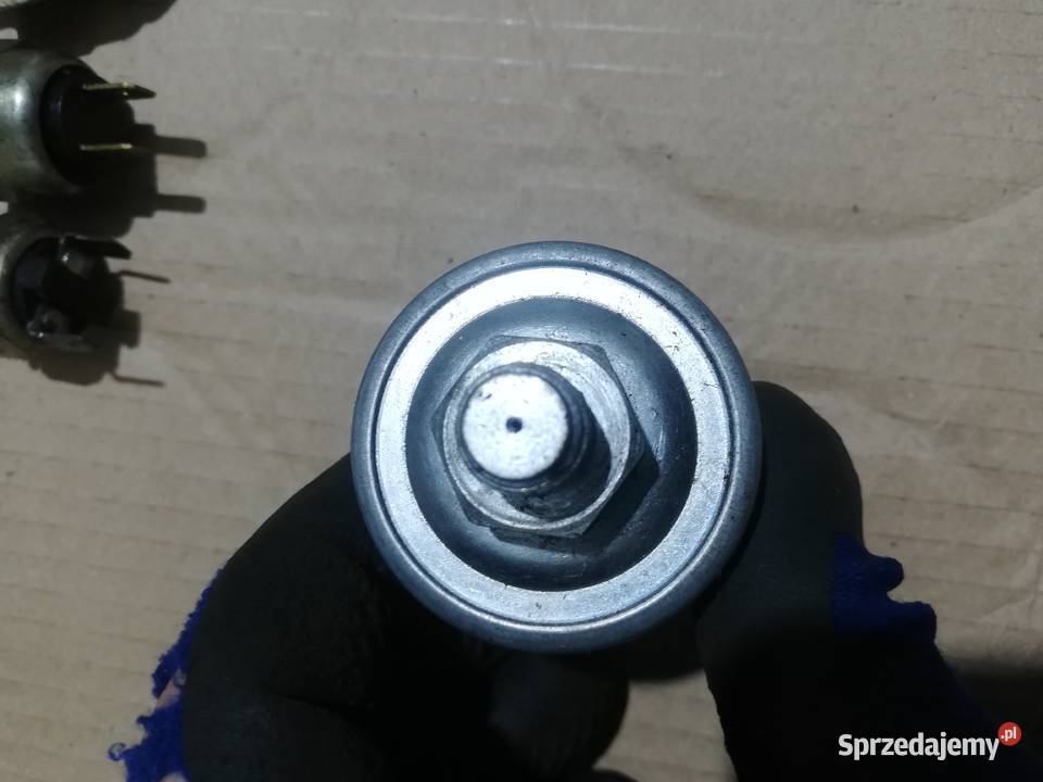 Czujniki ciśnienia oleju nowe różne Dąbie