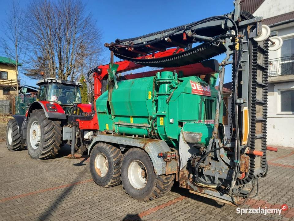 Rębak Jenz 582 z Ciągnikiem Massey Ferguson 8680 Jordanów