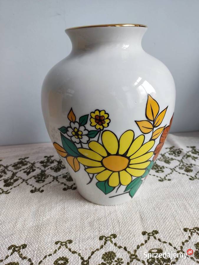 Wazon porcelanowy w kwiaty z Chodzieży Wazony