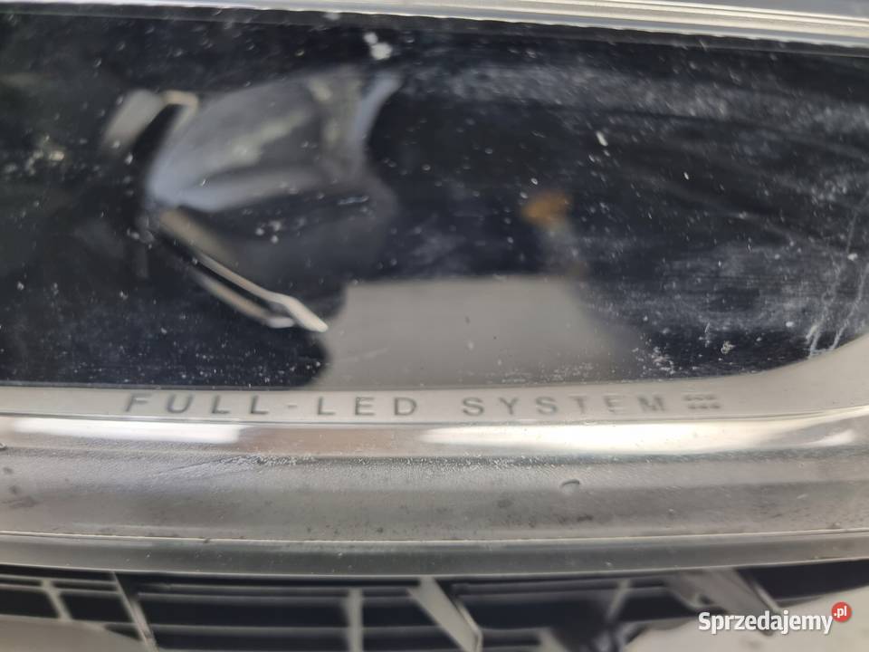 Volvo XC60 II LIFT 21 PRZEDNIA LAMPA PRAWA prawy