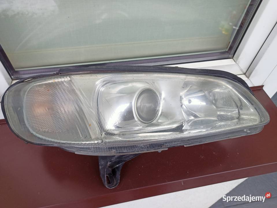 Opel Omega B lampa przednia reflektor przód łódzkie Sieradz