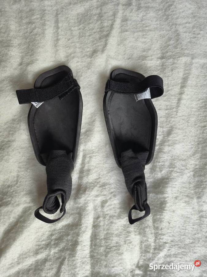 Ochraniacze piłkarskie Nike Charge Youth Poznań