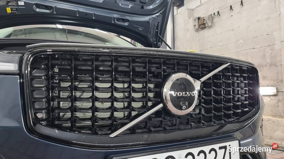 Grill atrapa znaczek logo Volvo XC60 II OEM 2126 Lelis sprzedam