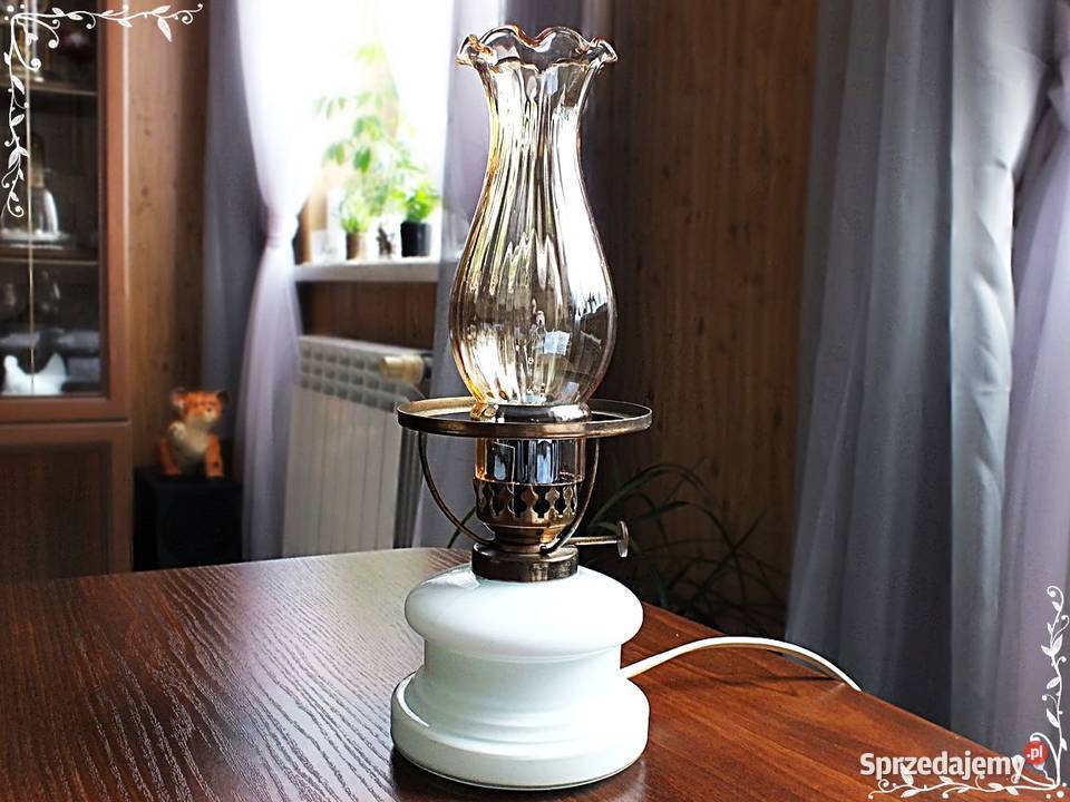 Stara porcelanowa lampka nocna z żarówką z lata Żary