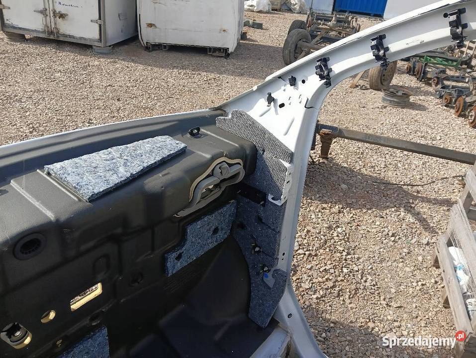 ELEMENT CIĘTY KAROSERII PODŁÓŻNICA PRAWA PRZÓD