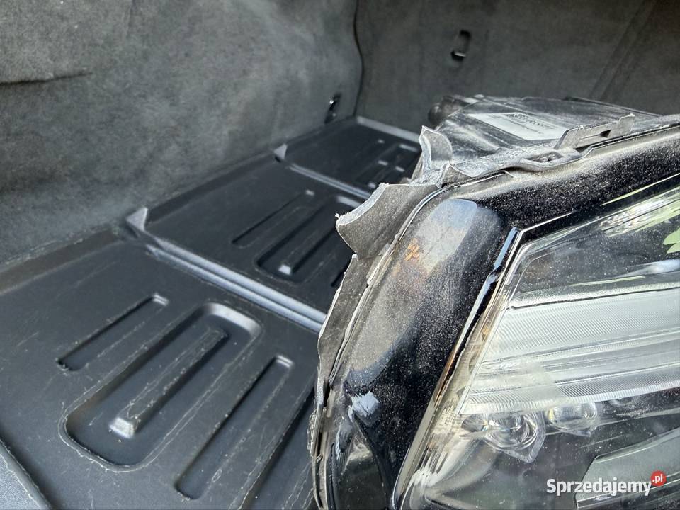 Lampa przednia lewa do Volvo XC90