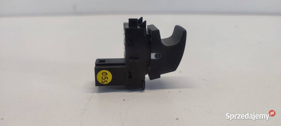 VW TIGUAN II ALLSPACE PRZYCISK KLAPY BAGAŻNIKA osobowe sprzedam