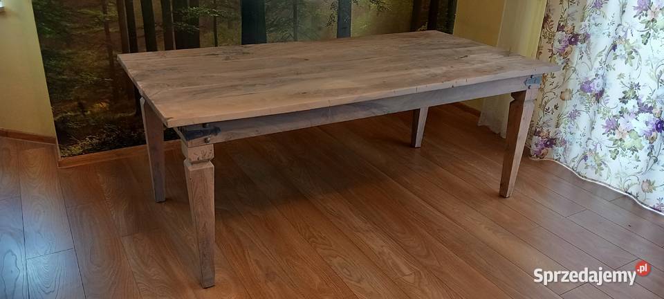 Stół  z litego drewna