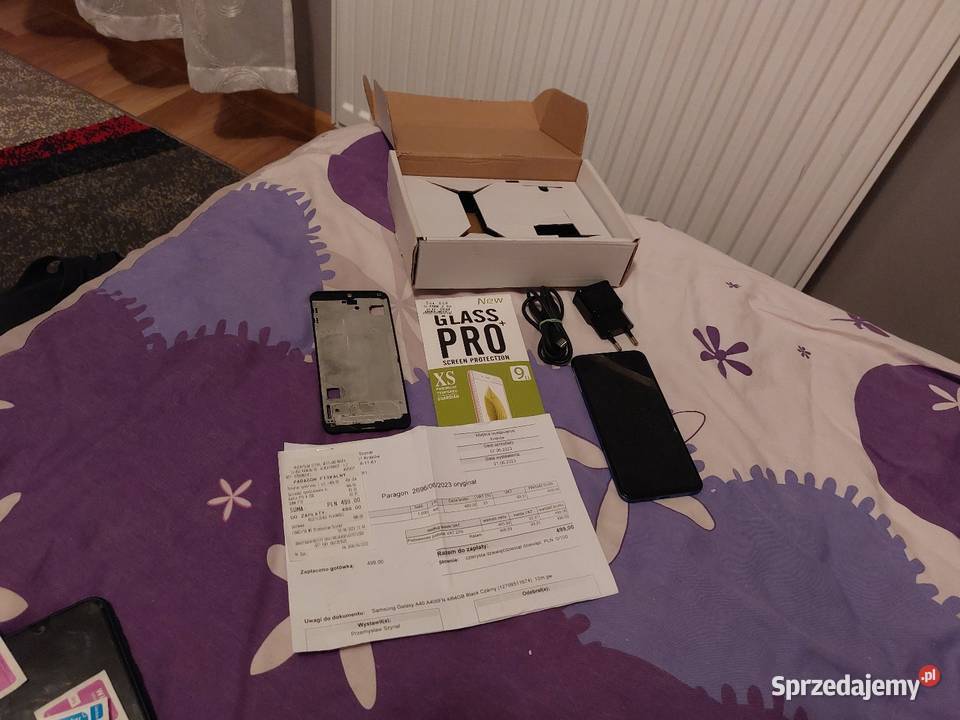 Sprzedam sprawny samsung Galaxy A 40 komplet Telefony i Akcesoria Ząbki