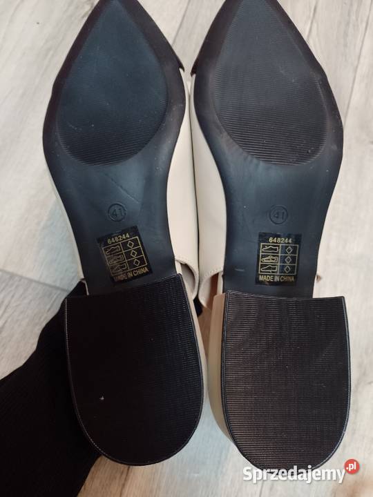 41 bpc Bonprix Beżowo czarne niskie czółenka