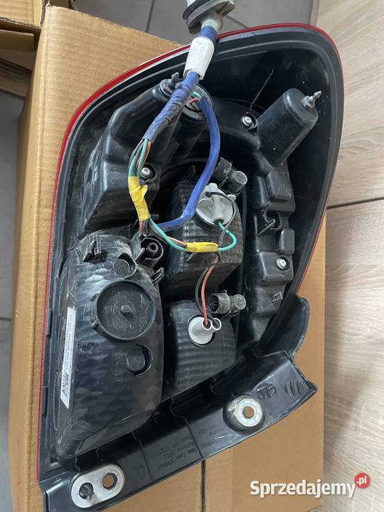 Suzuki Baleno lampa prawa tył Led Kozubszczyzna