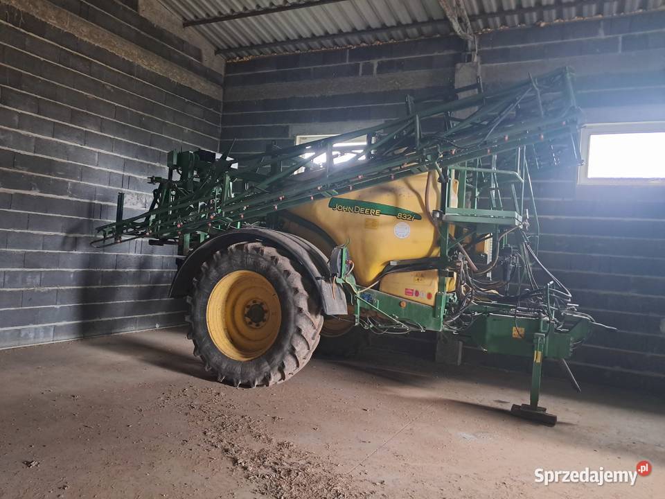 Opryskiwacz John Deere 832 belka 24m poj 3200l Podgaj