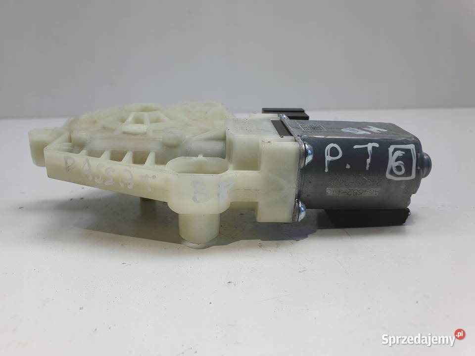 VW Passat B8 PRAWY TYLNY SILNICZEK SZYBY prawy