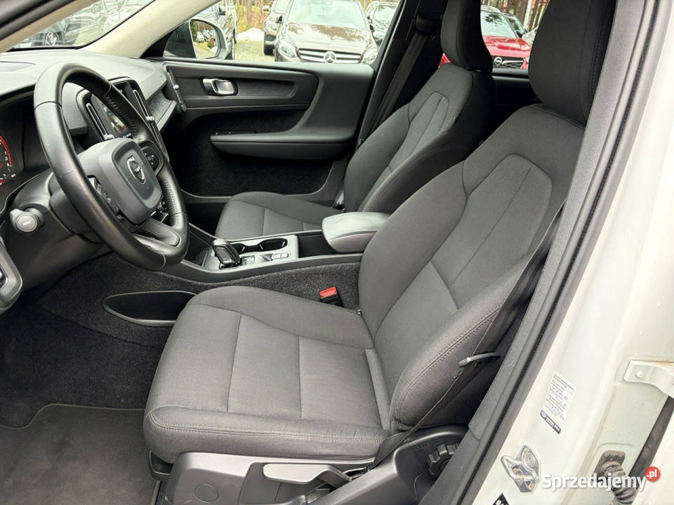 Volvo XC 40 T3 163 Automat Kamera CarPlay Lipówki