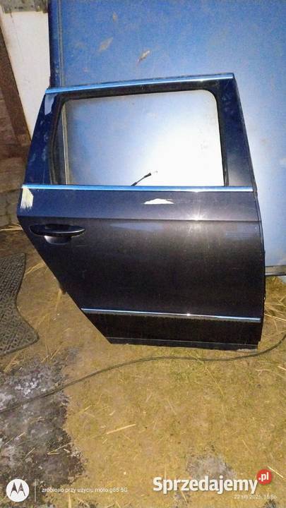 Drzwi tylne prawe VW Passat B6 kombi lakier LC Lubin