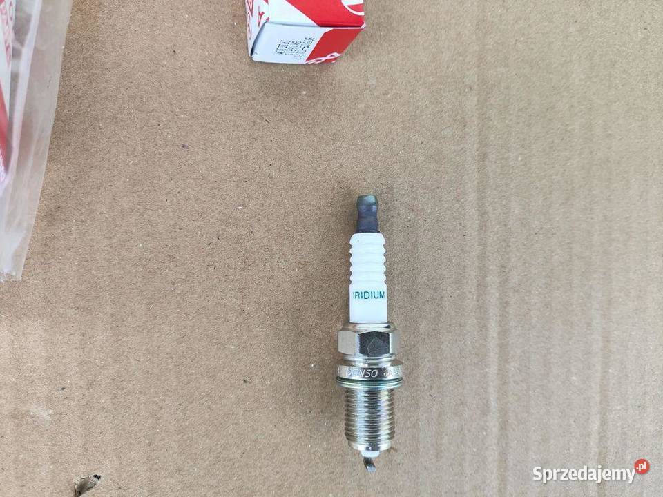TOYOTA ŚWIECA ZAPŁONOWA SK16R11 KOMPLET