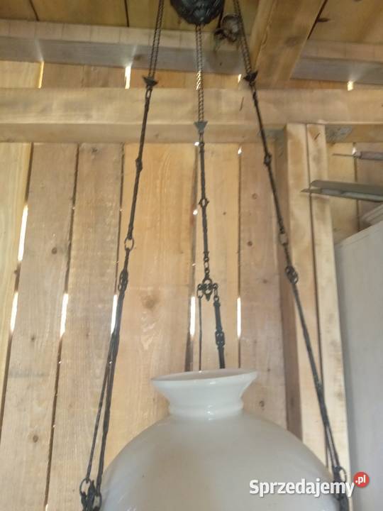 Stara lampa naftowa wiszaca Gdów