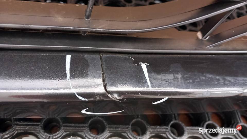RENAULT MEGANE III ZDERZAK PRZÓD NV676 Zbierkowo