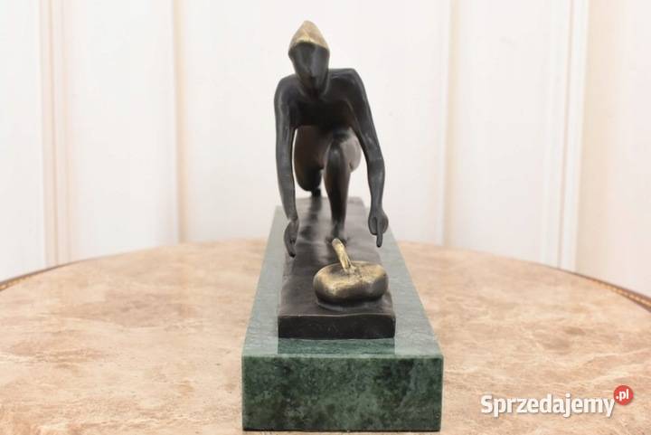 Curlingowiec Curling Sport Zimowy Figura z Brązu