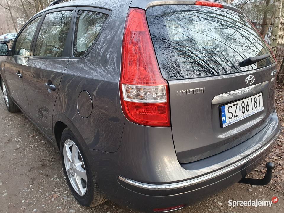 HYUNDAI i30 CW 14 DOHC 16V Edition Plus 2010 147 Katowice