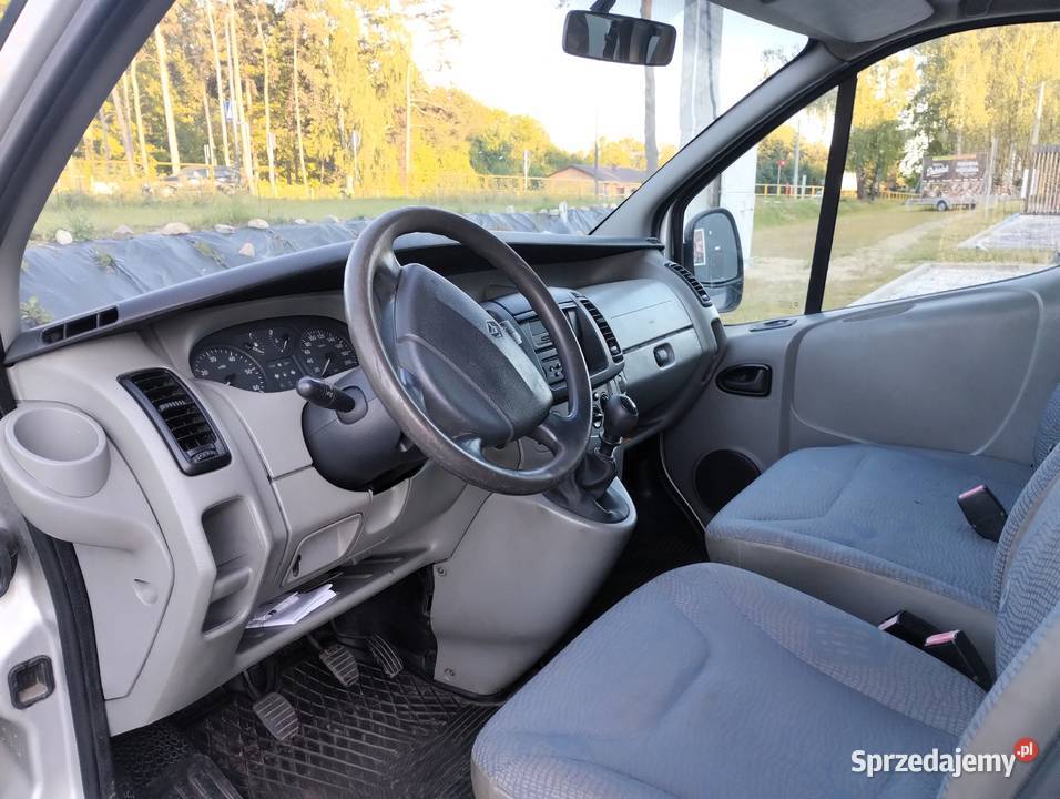 Renault Trafic II wersja 9os mały przebieg Łódź