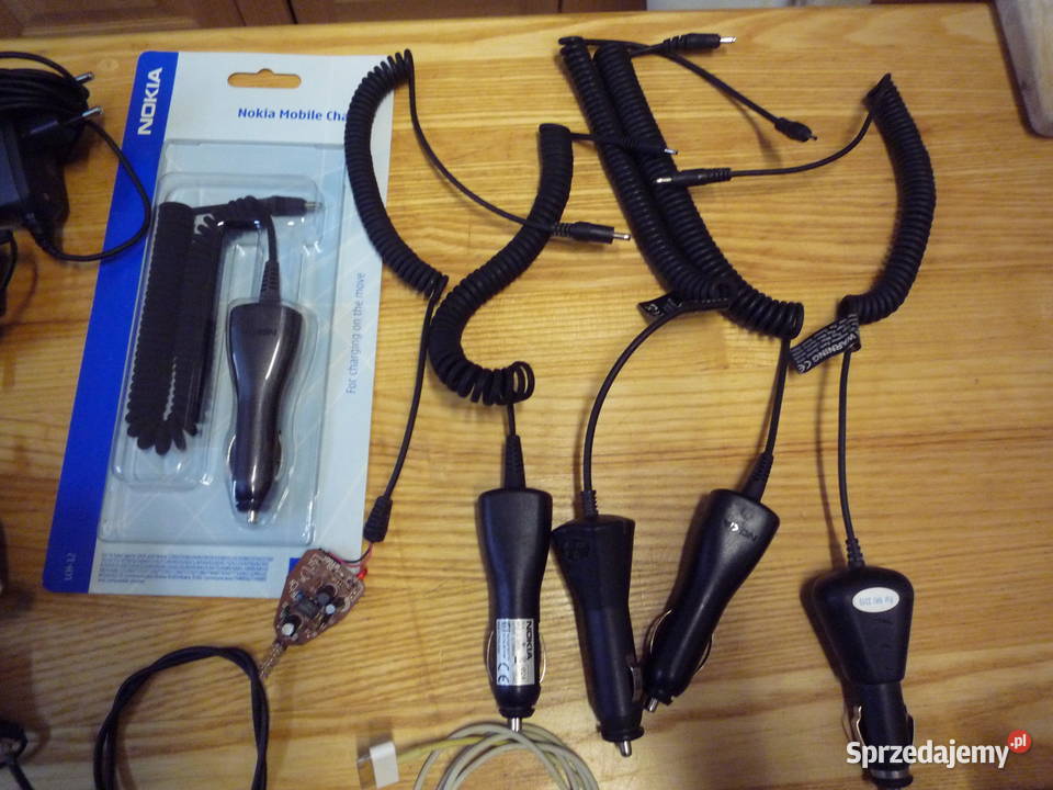 stare telefony komórkowe ładowarki słuchwki Pozostałe Chmiel