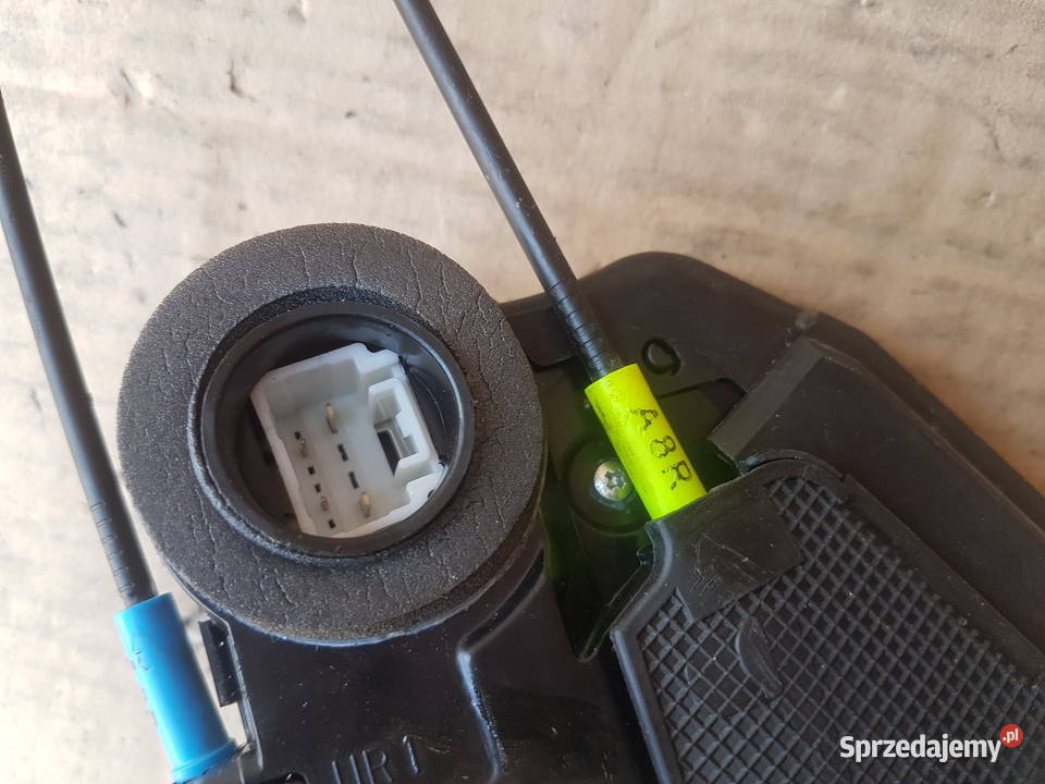 Toyota Auris II E18 zamek zamki drzwi europa 4 sprzedam