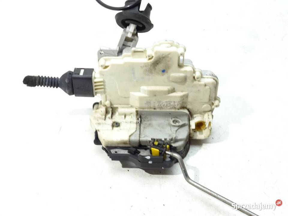 ZAMEK PRZÓD LEWY AUDI A4 B7 Kombi 0408 osobowe