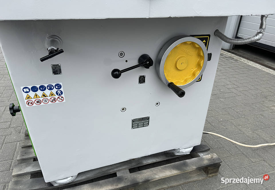 Frezarka dolnowrzecionowa GOMAD typ DCFDA pomorskie Sierakowska Huta