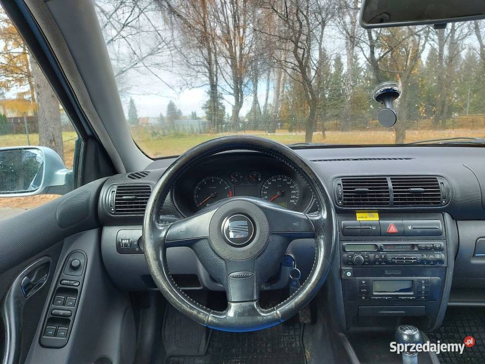 SEAT LEON 18 LPG srebrny